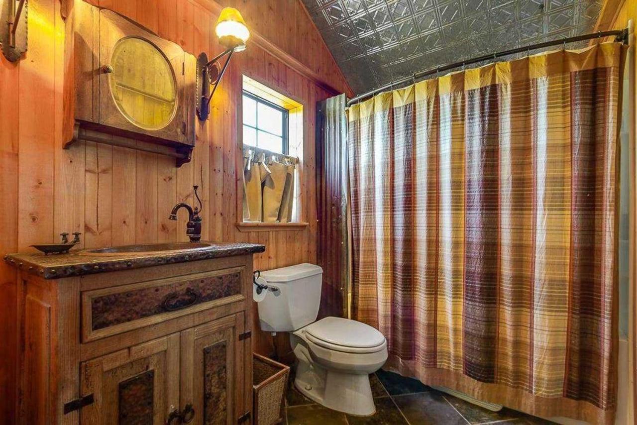 Last Outpost Bandera Ranch House מראה חיצוני תמונה