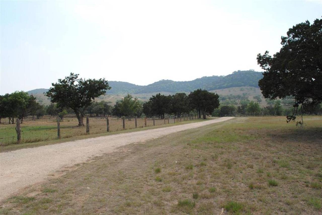 Last Outpost Bandera Ranch House מראה חיצוני תמונה