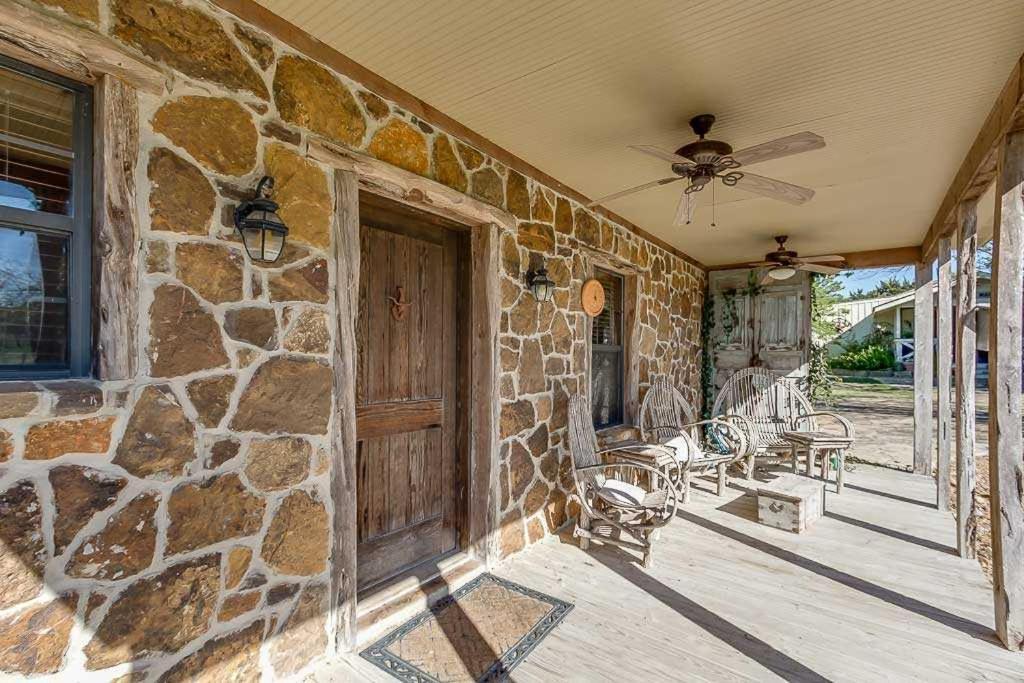 Last Outpost Bandera Ranch House מראה חיצוני תמונה